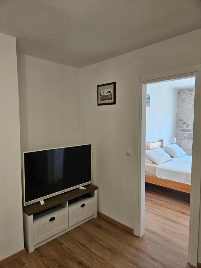 Apartman Eli Supetar Exteriér fotografie