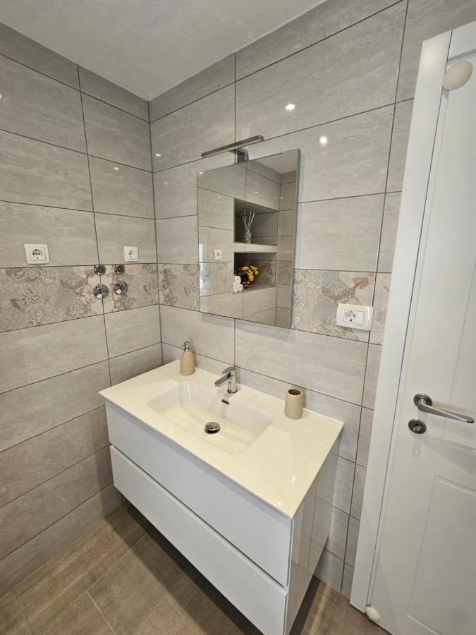 Apartman Eli Supetar Exteriér fotografie